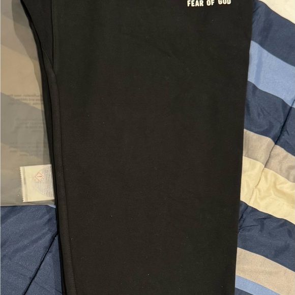 Fear of God Essentials Black Sweatpants - Picture 3 of 6